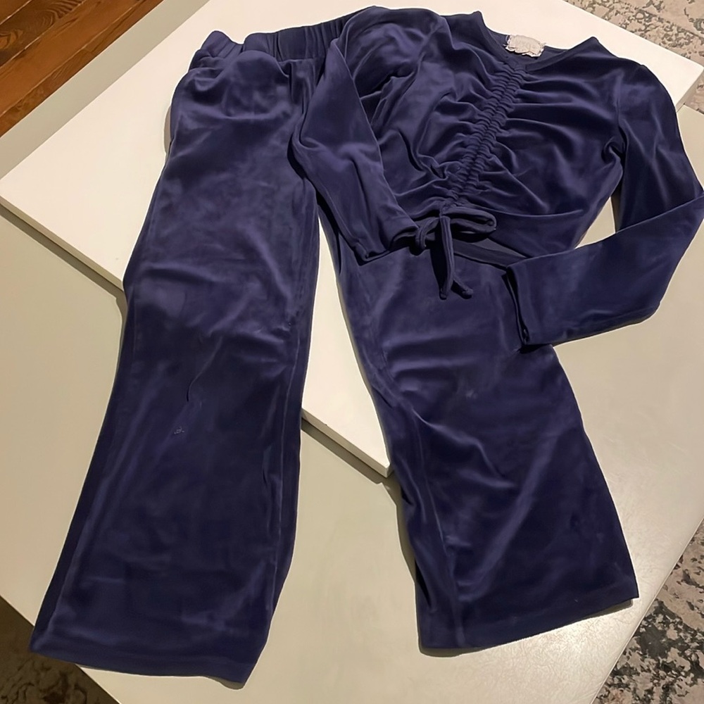 Chic jogging suit